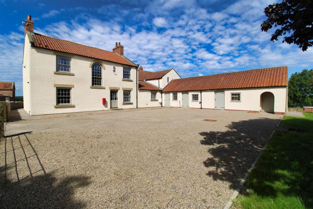 5 bed Detached for rent in . From GSC Grays - Farm Agency
