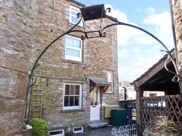 3 bed Chalet type for rent in Hawes. From GSC Grays - Farm Agency 3 bed Chalet type for rent in Hawes. From GSC Grays - Farm Agency