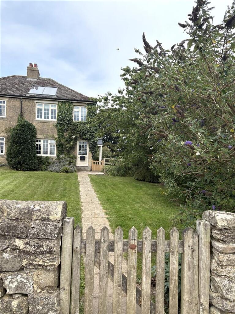2 bed Detached for rent in Studley Roger. From GSC Grays - Farm Agency 2 bed Detached for rent in Studley Roger. From GSC Grays - Farm Agency