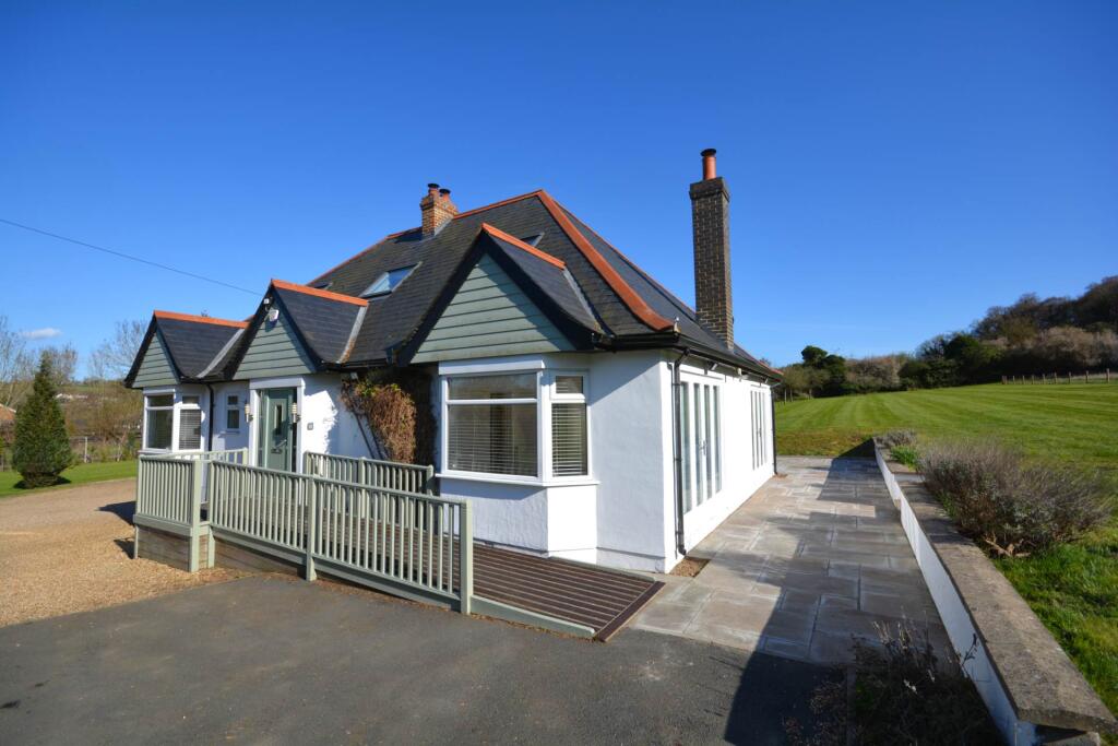 4 bed Detached for rent in Chesham. From Hadlands - Amersham 4 bed Detached for rent in Chesham. From Hadlands - Amersham