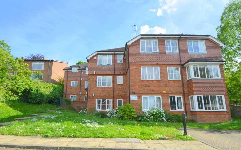 2 bed Apartment for rent in Chesham. From Hadlands - Amersham