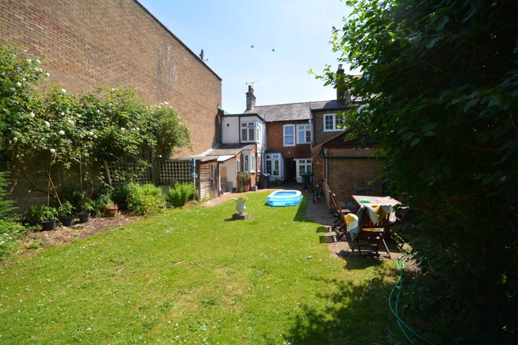 2 bed End of Terrace for rent in Chesham. From Hadlands - Amersham
