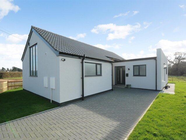 3 bed Detached bungalow for rent in Cranbrook. From Hall & Scott - Ottery St. Mary 3 bed Detached bungalow for rent in Cranbrook. From Hall & Scott - Ottery St. Mary