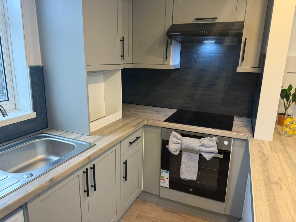 4 bed Studio for rent in Brindle Heath. From Happy Homes UK Ltd - Manchester