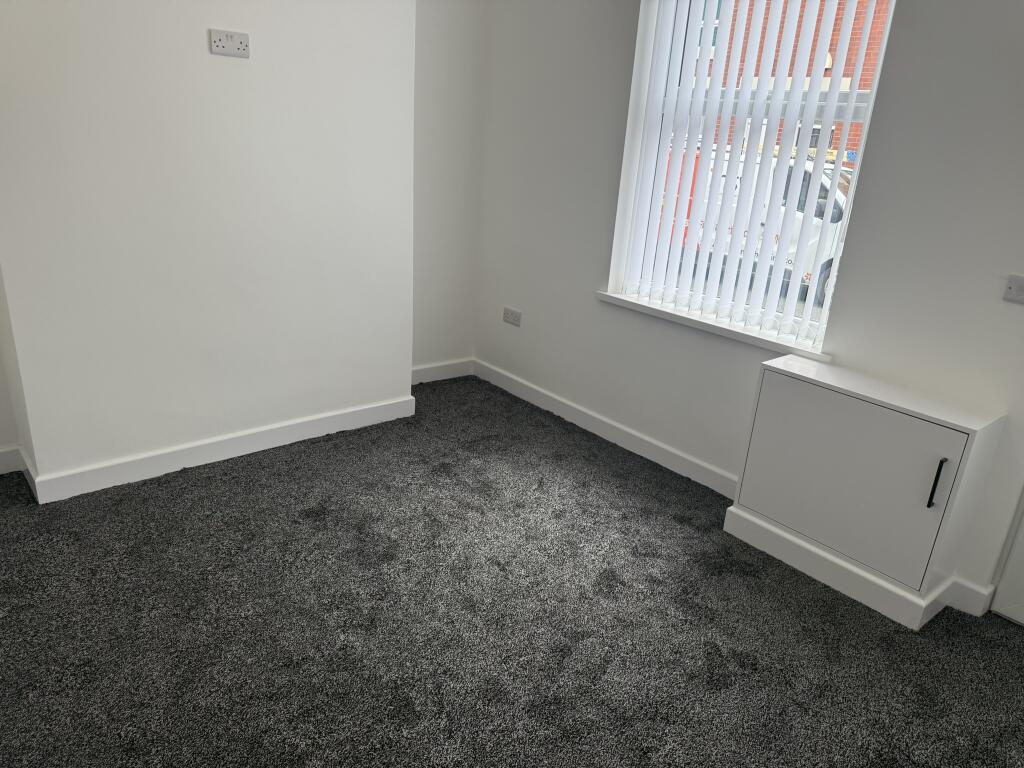 2 bed Mid Terraced House for rent in Droylsden. From Happy Homes UK Ltd - Manchester