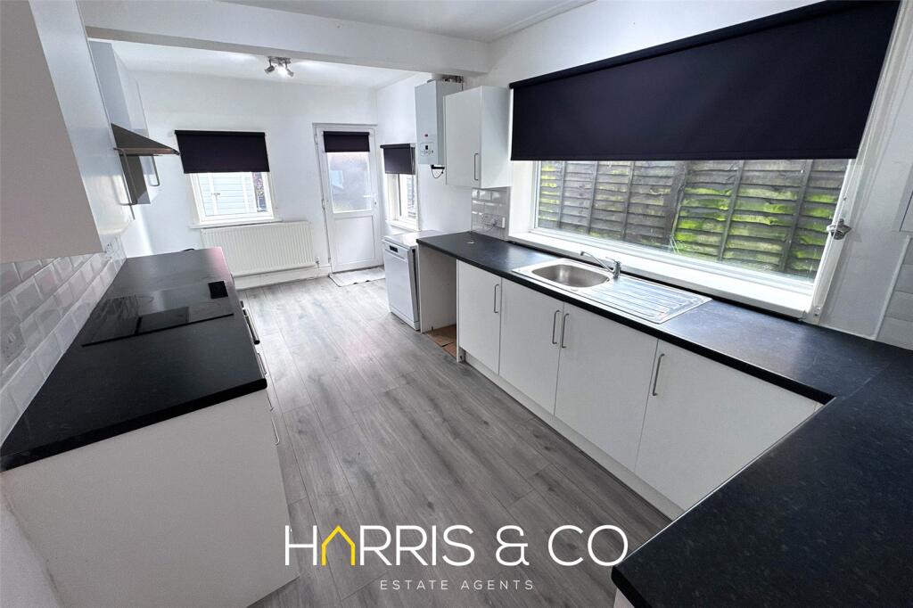 3 bed Mid Terraced House for rent in Fleetwood. From Harris & Co - Fleetwood