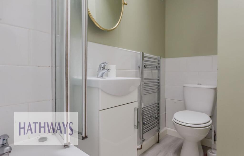 3 bed 1st Floor Flat for rent in Pontypool. From Hathways Estate Agents - Cwmbran