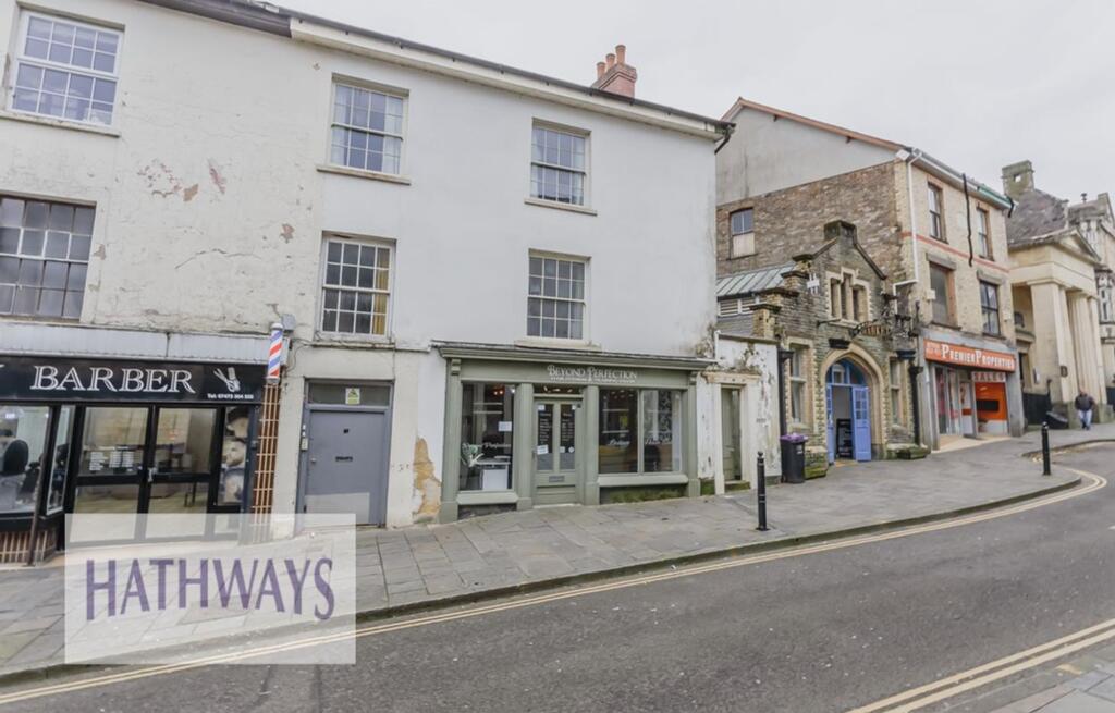 3 bed 1st Floor Flat for rent in Pontypool. From Hathways Estate Agents - Cwmbran 3 bed 1st Floor Flat for rent in Pontypool. From Hathways Estate Agents - Cwmbran