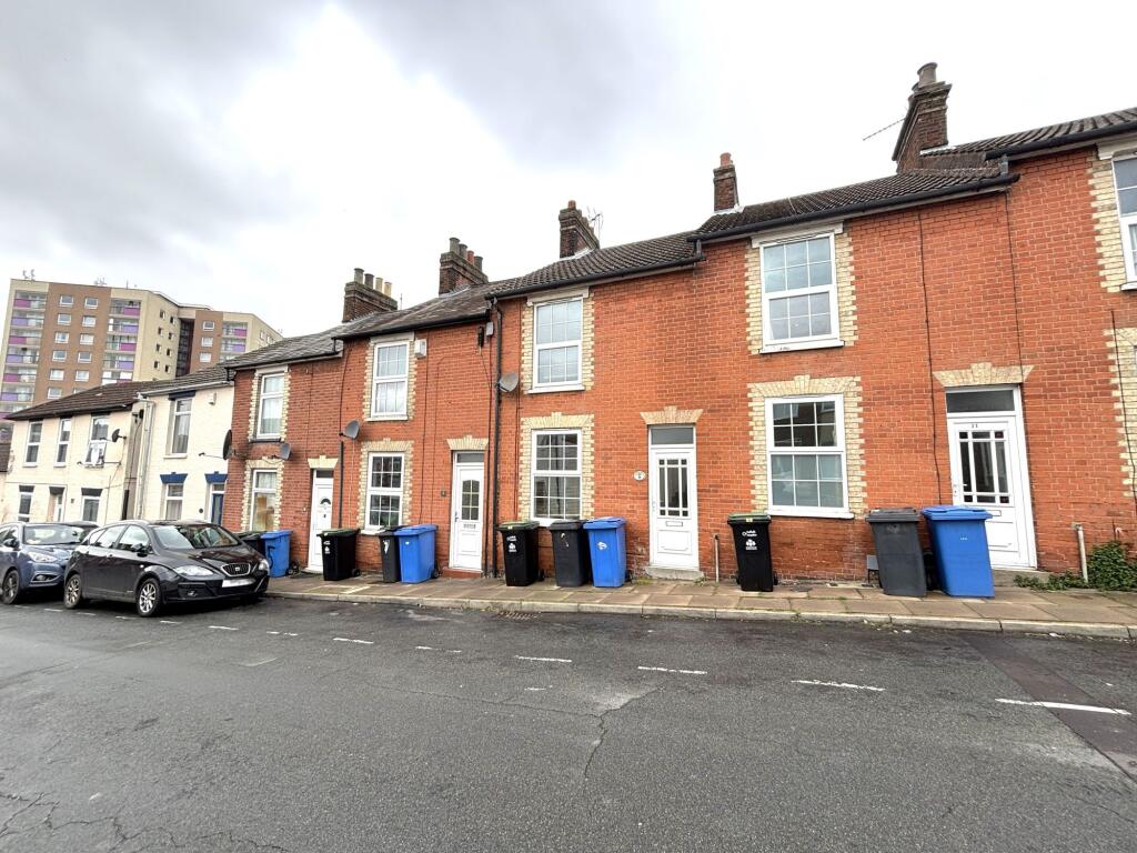 2 bed Mid Terraced House for rent in Ipswich. From Haydn Jacks Ltd - Rendlesham