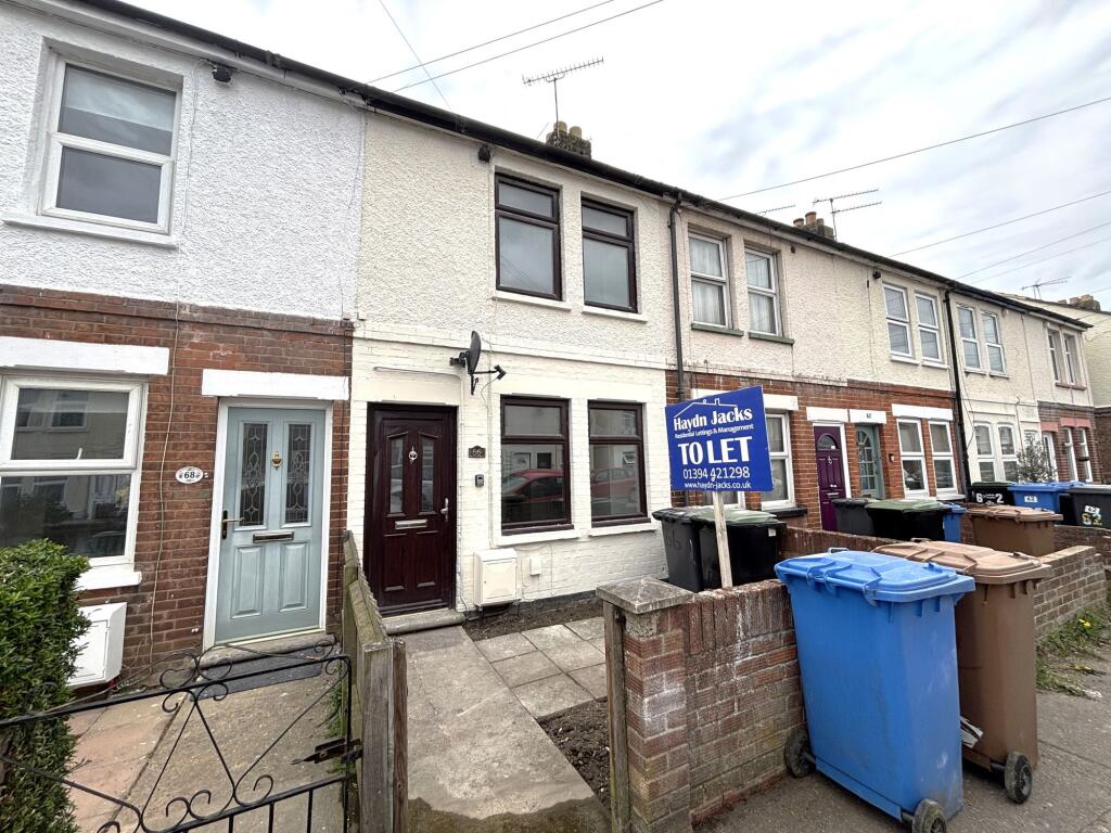 3 bed Mid Terraced House for rent in Ipswich. From Haydn Jacks Ltd - Rendlesham