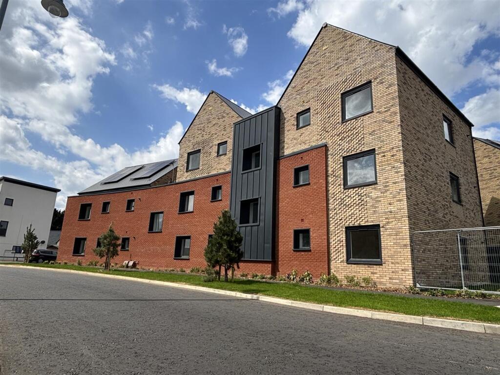 1 bed 1st Floor Flat for rent in Woolverstone. From Haydn Jacks Ltd - Rendlesham