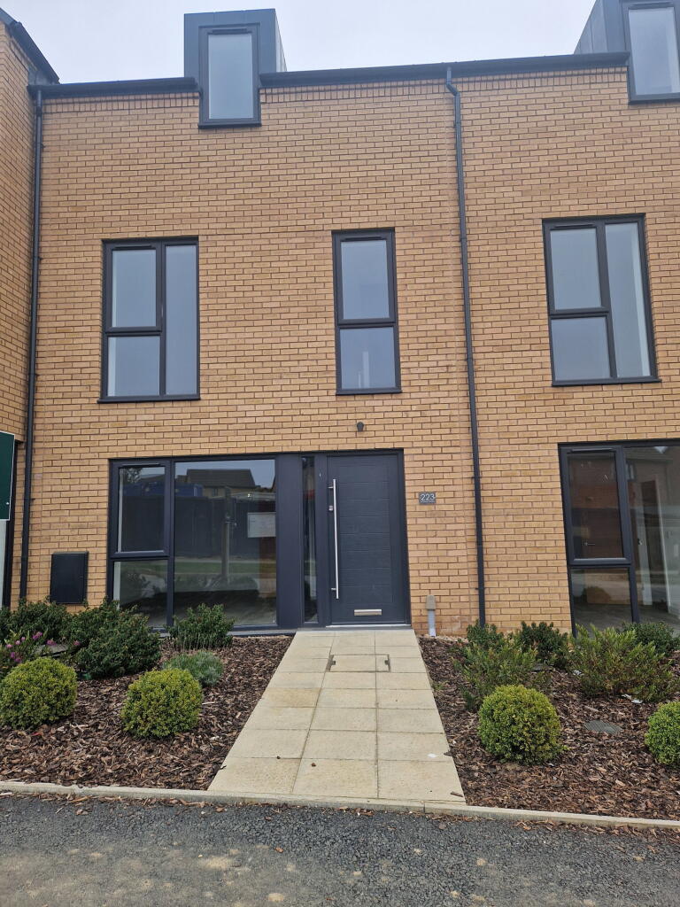 4 bed Mid Terraced House for rent in Corby. From Henderson Connellan - Corby 4 bed Mid Terraced House for rent in Corby. From Henderson Connellan - Corby