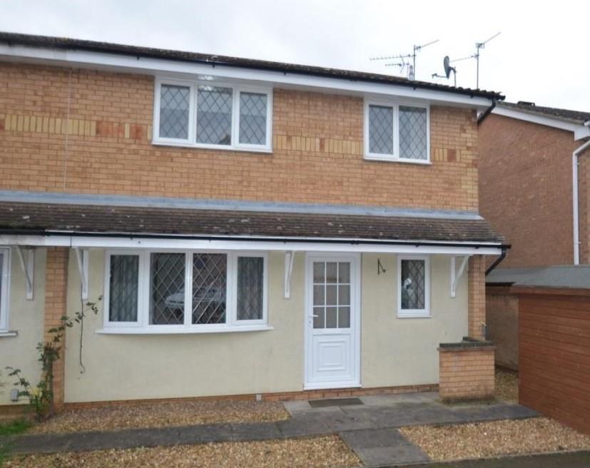 2 bed Mews for rent in Kettering. From Henderson Connellan - Kettering