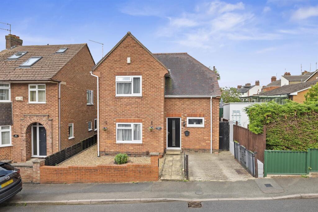 3 bed Detached for rent in Rothwell. From Henderson Connellan - Kettering