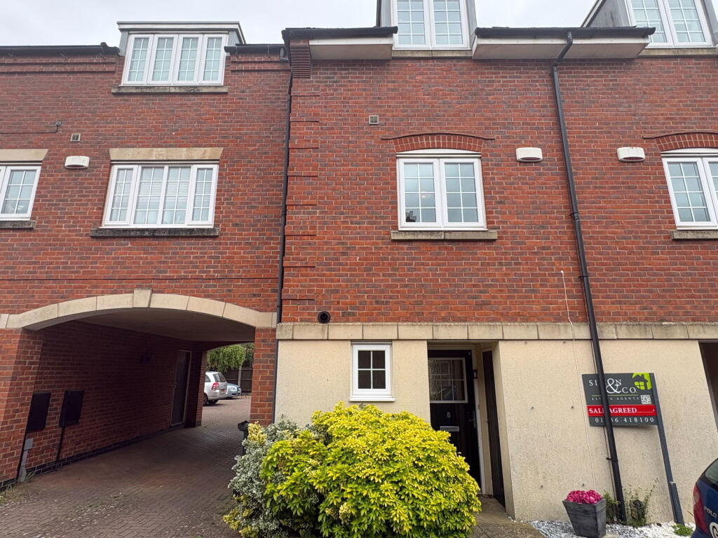 3 bed Town House for rent in Desborough. From Henderson Connellan - Market Harborough 3 bed Town House for rent in Desborough. From Henderson Connellan - Market Harborough
