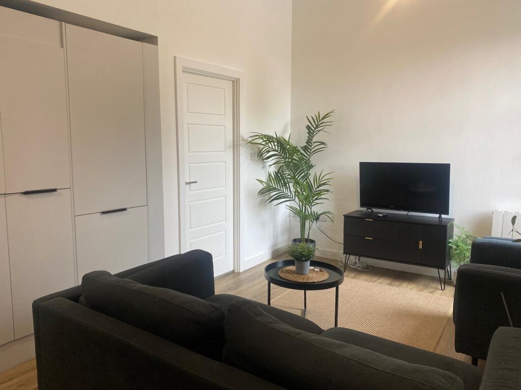 1 bed 1st Floor Flat for rent in Stretford. From HG Premier Lettings - Wigan