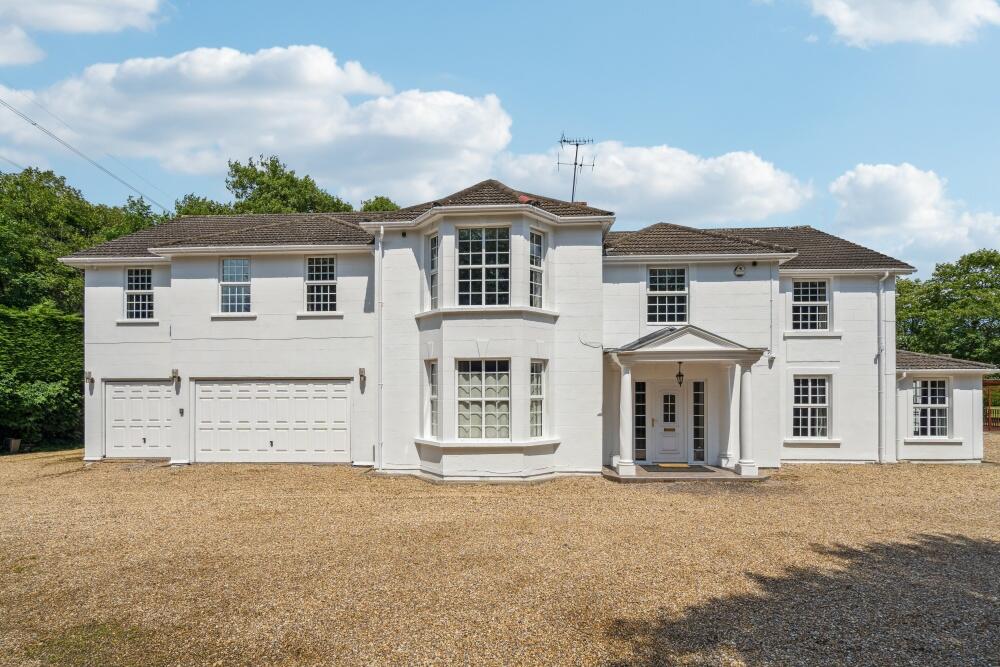 8 bed Detached for rent in Iver. From Hilton King & Locke - Farnham Common