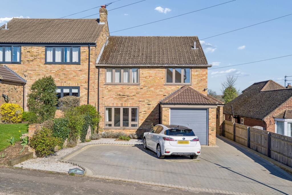 4 bed Detached for rent in Horn Hill. From Hilton King & Locke - Farnham Common