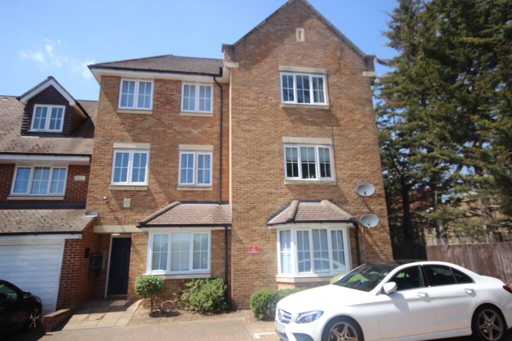 2 bed Apartment for rent in Slough. From Hilton King & Locke - Farnham Common