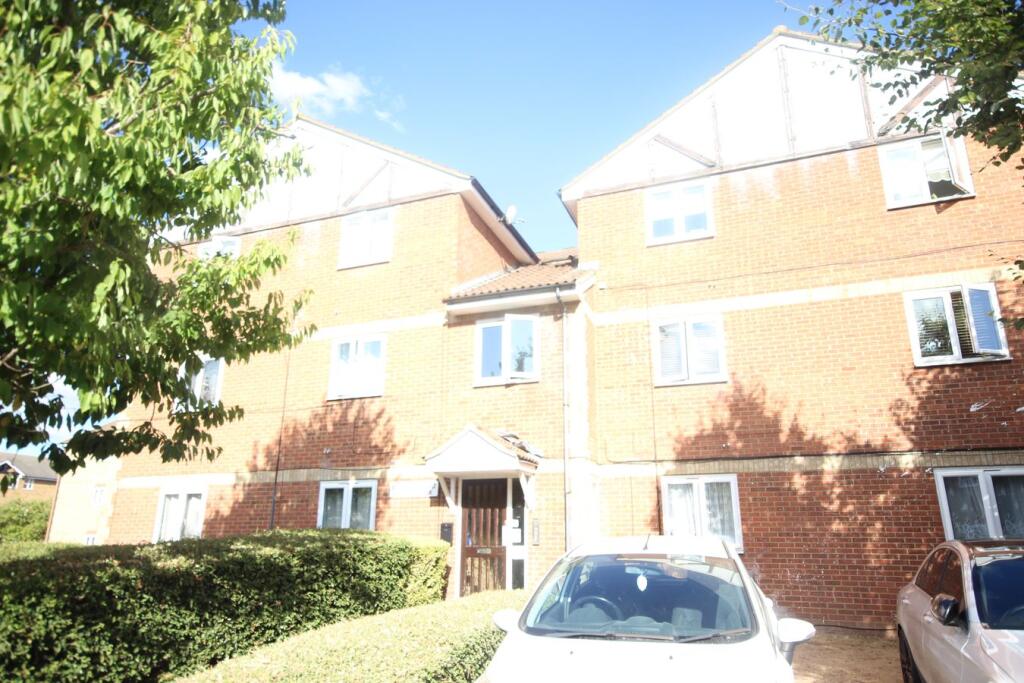 1 bed Apartment for rent in Slough. From Hilton King & Locke - Farnham Common 1 bed Apartment for rent in Slough. From Hilton King & Locke - Farnham Common