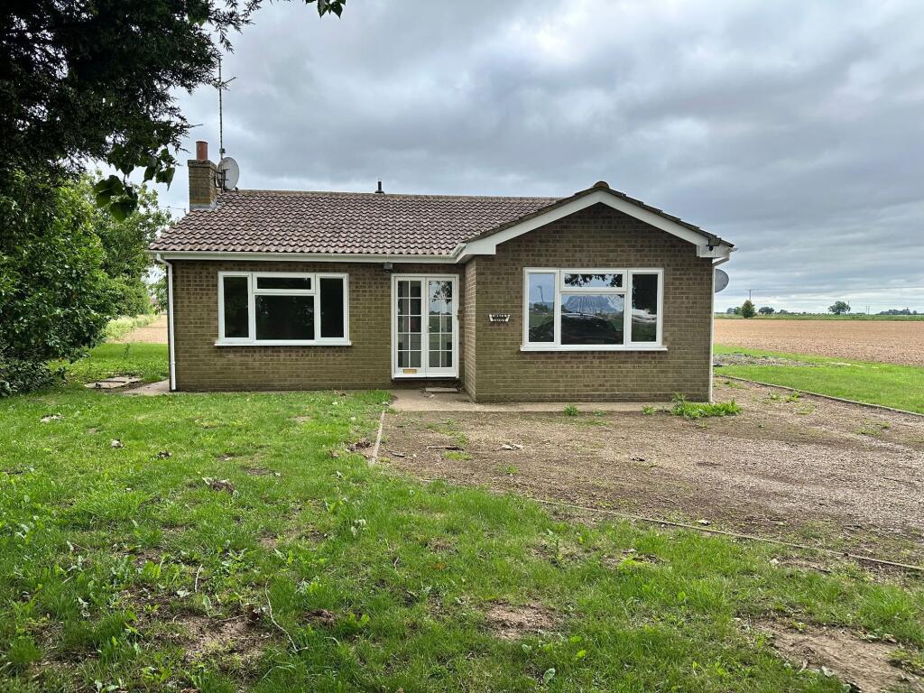 3 bed Detached bungalow for rent in Moulton. From Hix and Son - Holbeach