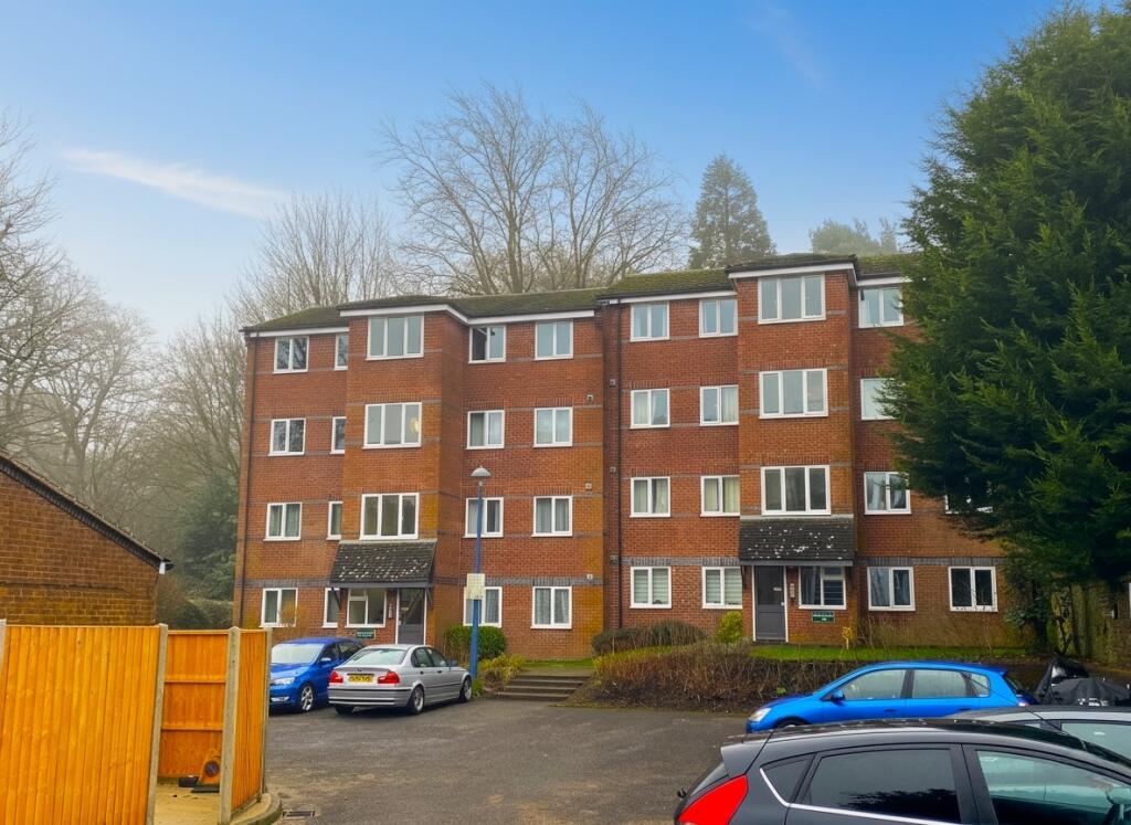 1 bed Apartment for rent in Haywards Heath. From Holroyd Homes Ltd - Haywards Heath 1 bed Apartment for rent in Haywards Heath. From Holroyd Homes Ltd - Haywards Heath