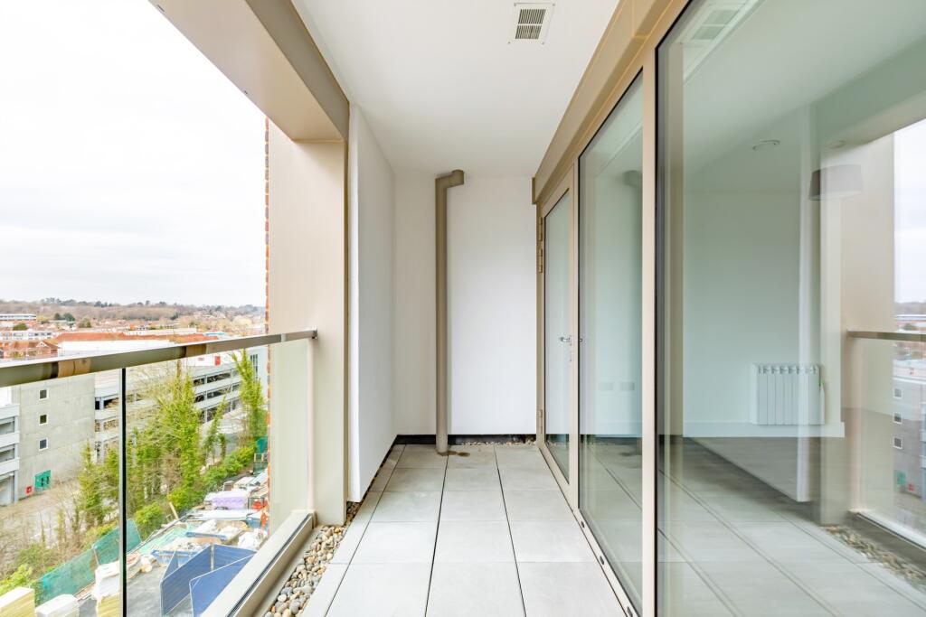 2 bed Apartment for rent in Haywards Heath. From Holroyd Homes Ltd - Haywards Heath 2 bed Apartment for rent in Haywards Heath. From Holroyd Homes Ltd - Haywards Heath