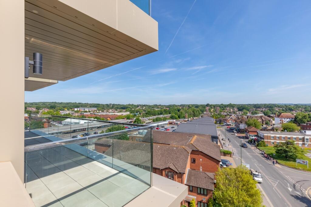 3 bed Apartment for rent in . From Holroyd Homes Ltd - Haywards Heath