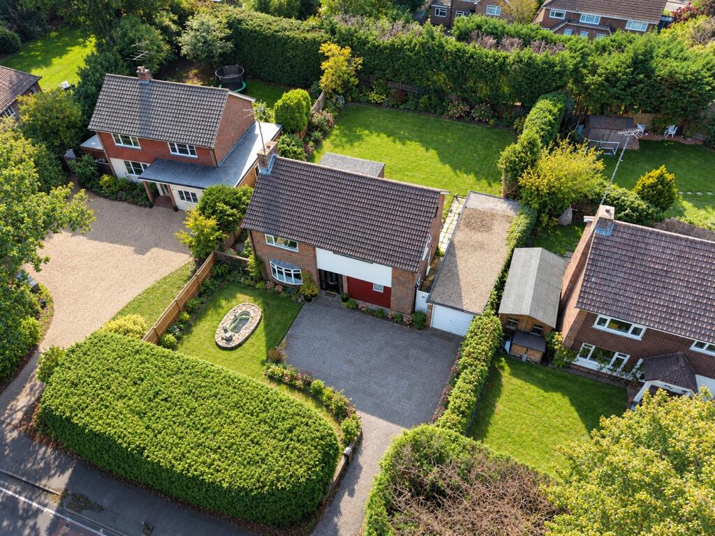 5 bed Detached for rent in Haywards Heath. From Holroyd Homes Ltd - Haywards Heath 5 bed Detached for rent in Haywards Heath. From Holroyd Homes Ltd - Haywards Heath