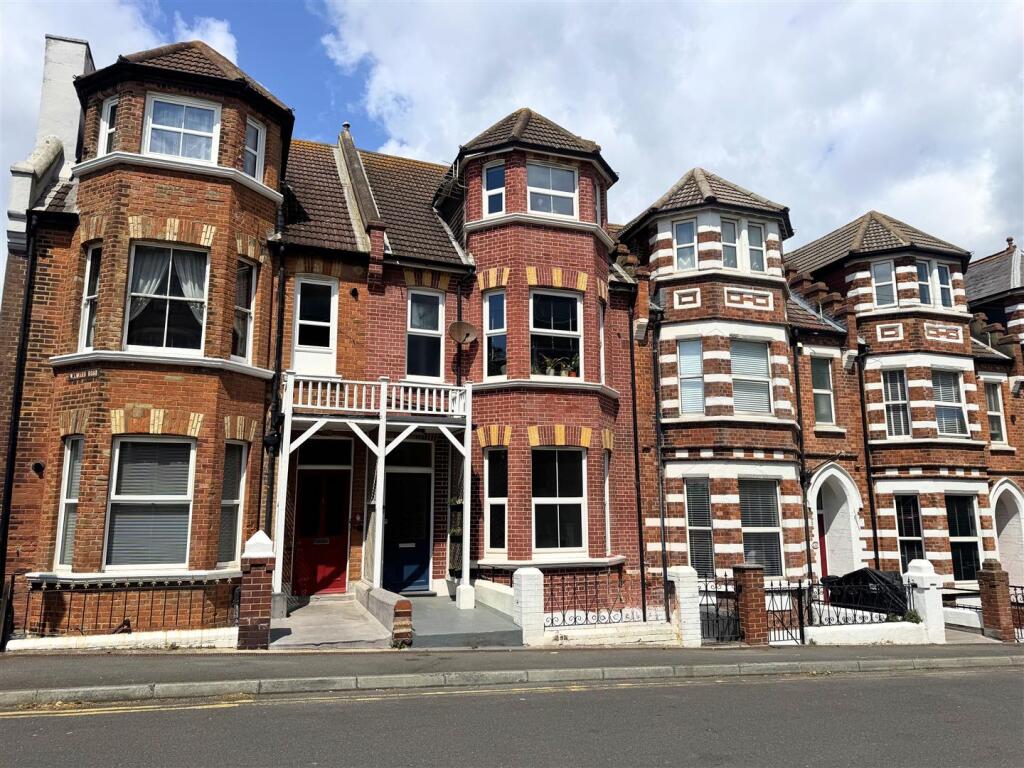 2 bed 1st Floor Flat for rent in Hastings. From Home & Castle - Polegate 2 bed 1st Floor Flat for rent in Hastings. From Home & Castle - Polegate