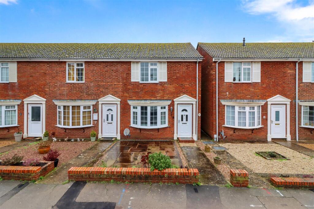 2 bed End of Terrace for rent in Polegate. From Home & Castle - Polegate 2 bed End of Terrace for rent in Polegate. From Home & Castle - Polegate