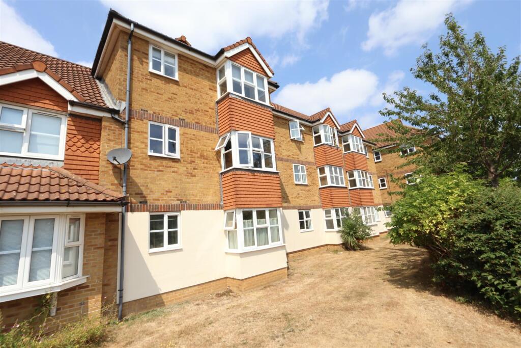 2 bed 1st Floor Flat for rent in Crumbles. From Home & Castle - Polegate