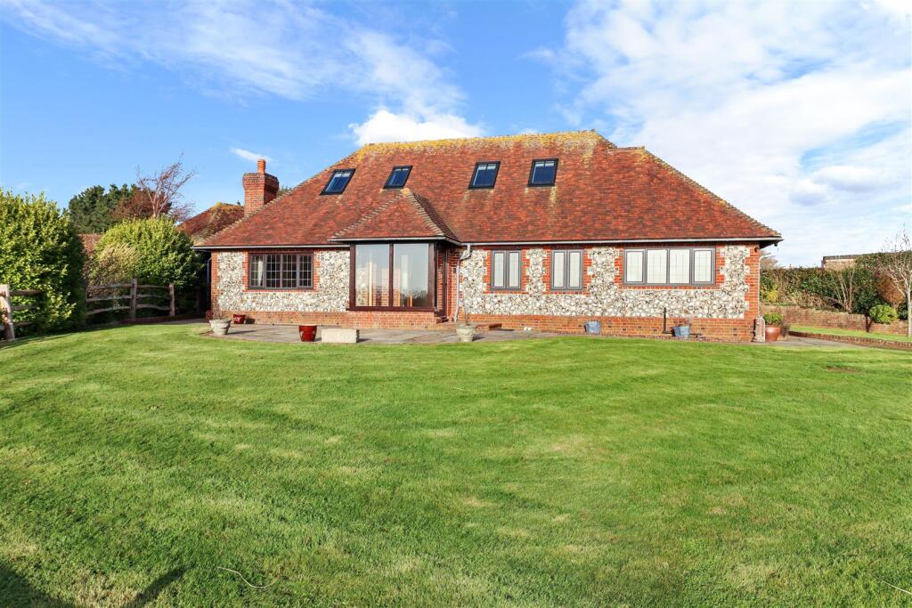 4 bed Detached for rent in Herstmonceux. From Home & Castle - Polegate 4 bed Detached for rent in Herstmonceux. From Home & Castle - Polegate
