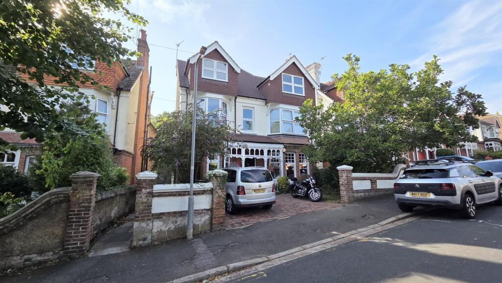2 bed 1st Floor Flat for rent in Bexhill. From Home & Castle - Polegate