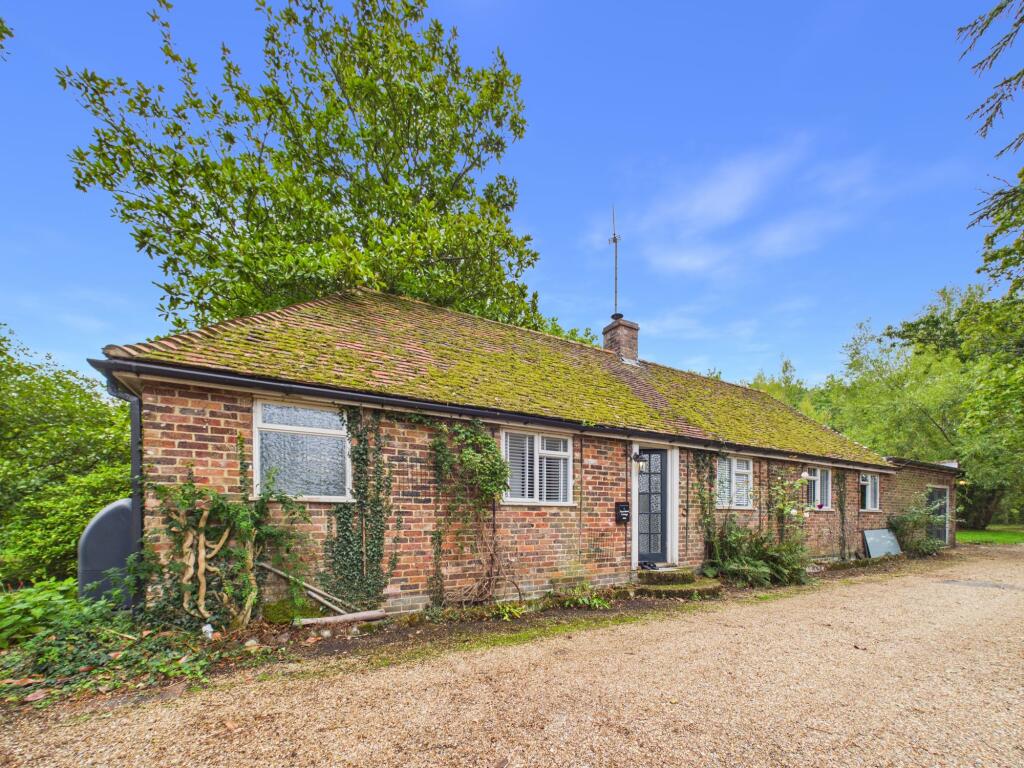 2 bed Detached bungalow for rent in Polegate. From Home & Castle - Polegate