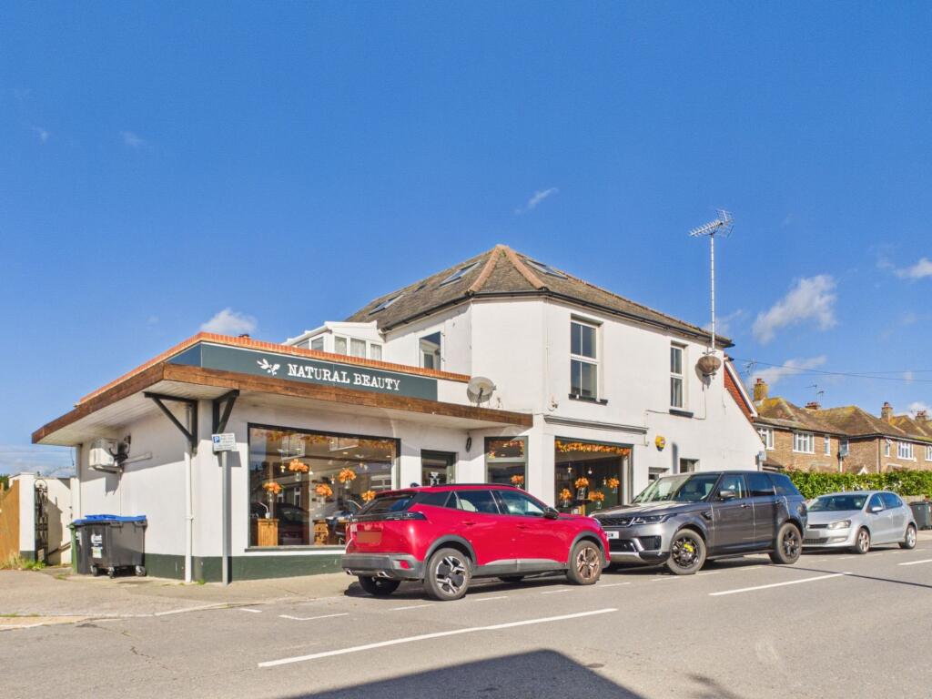 2 bed Apartment for rent in Lunsford's Cross. From Home & Castle - Polegate