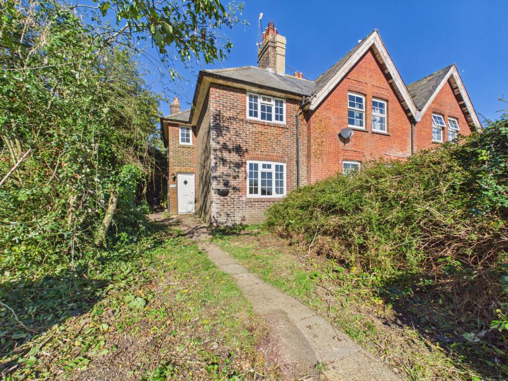 2 bed End of Terrace for rent in Willingdon. From Home & Castle - Polegate 2 bed End of Terrace for rent in Willingdon. From Home & Castle - Polegate