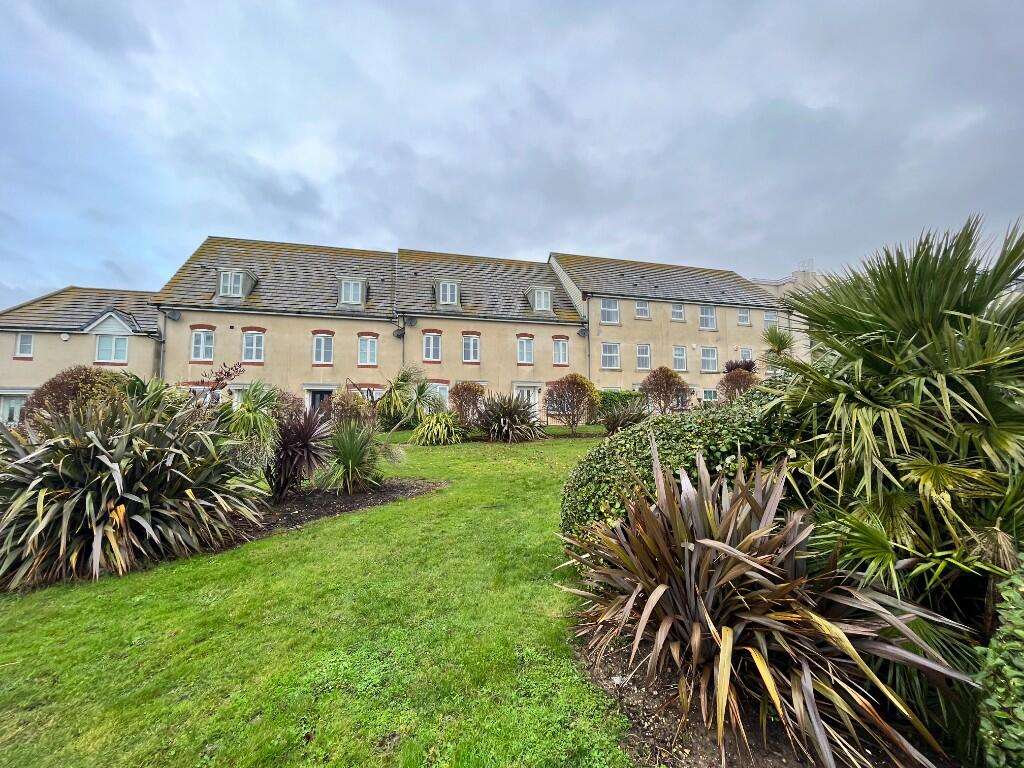 5 bed Mid Terraced House for rent in Crumbles. From Homes 4 Let Property Services Ltd - Eastbourne
