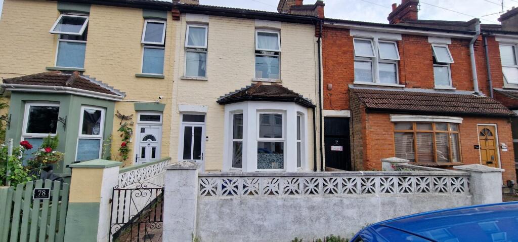 2 bed Mid Terraced House for rent in Southend-on-Sea. From Blackshaw Homes - Southend