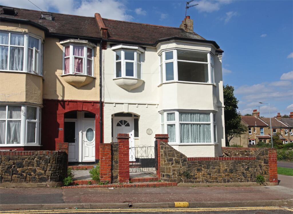 4 bed Mid Terraced House for rent in Southend-on-Sea. From Blackshaw Homes - Southend