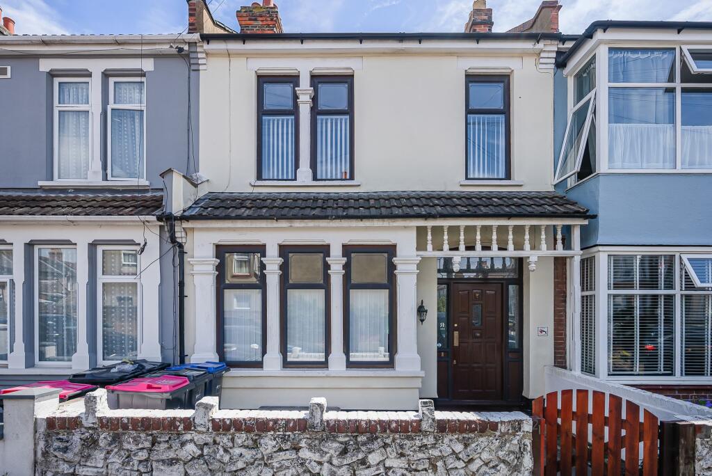 3 bed Mid Terraced House for rent in Southend-on-Sea. From Blackshaw Homes - Southend