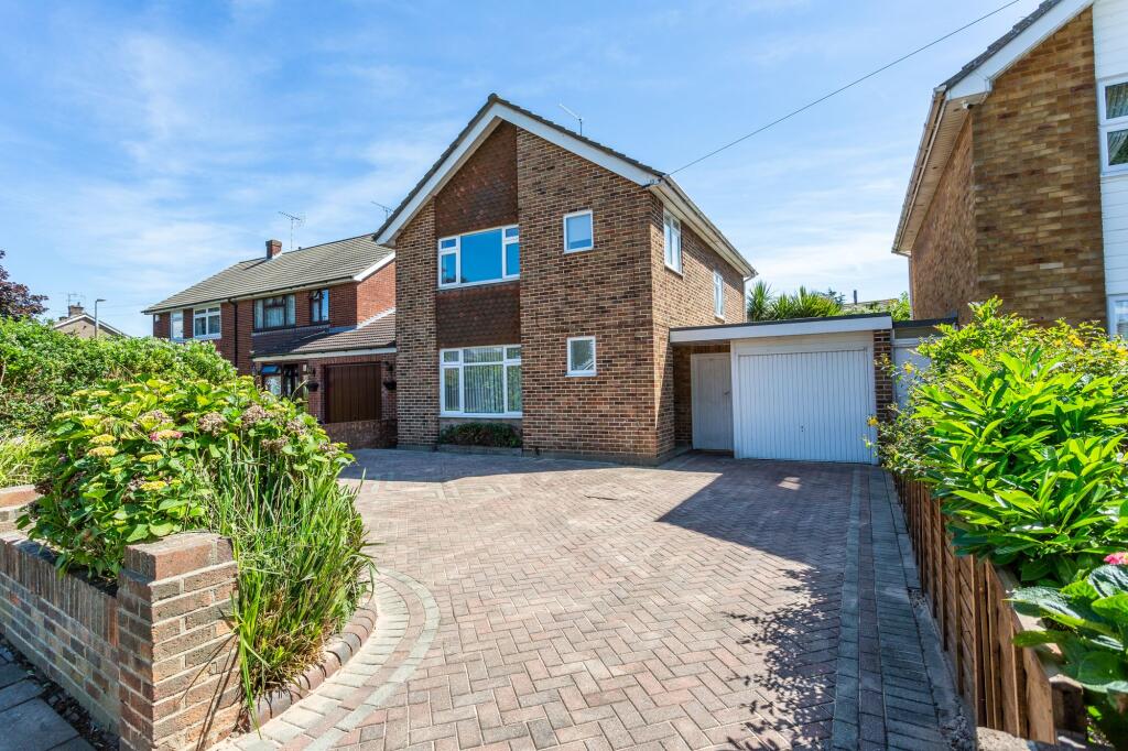 3 bed Detached for rent in Southend-on-Sea. From Blackshaw Homes - Southend