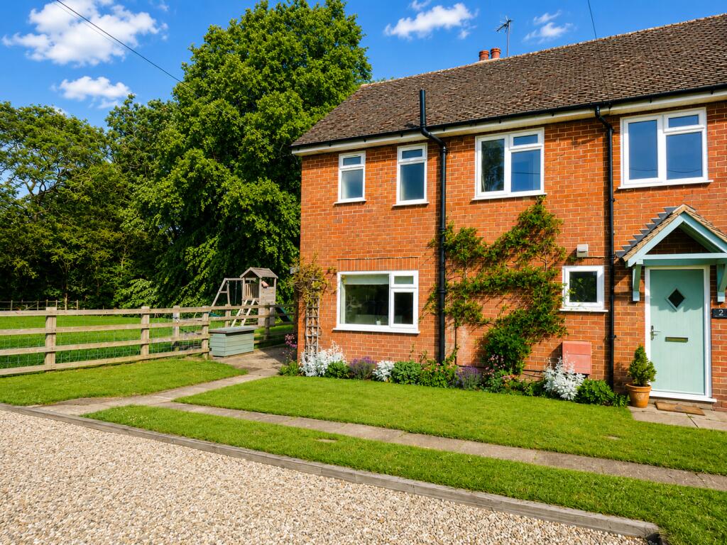 3 bed Cottage for rent in Tamworth. From Howland Jones - Measham