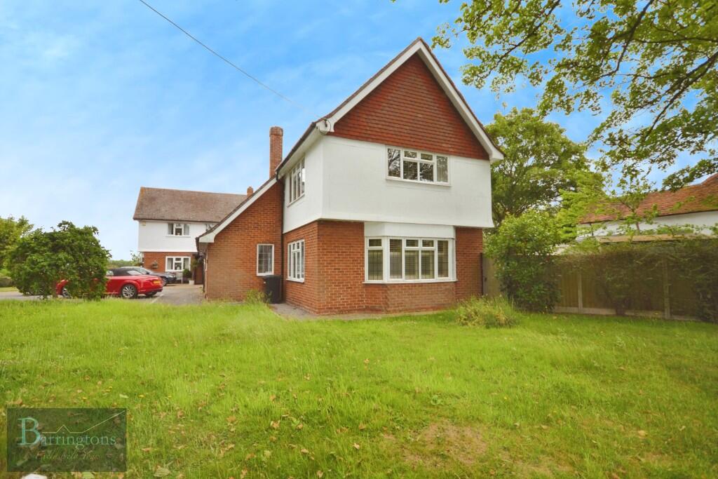 4 bed Link detached for rent in Sandon. From Barringtons Property - Ingatestone