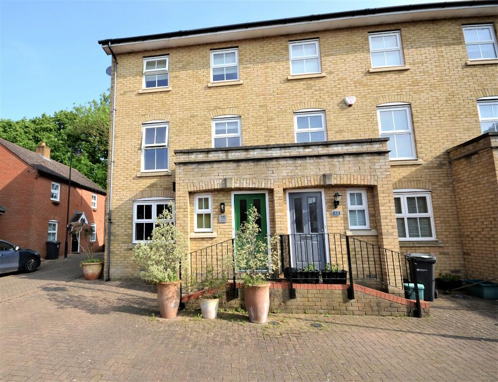 4 bed Town House for rent in Ramsden Heath. From Barringtons Property - Ingatestone
