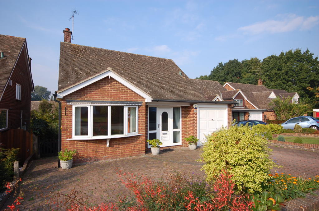 3 bed Detached for rent in Ingatestone. From Barringtons Property - Ingatestone 3 bed Detached for rent in Ingatestone. From Barringtons Property - Ingatestone