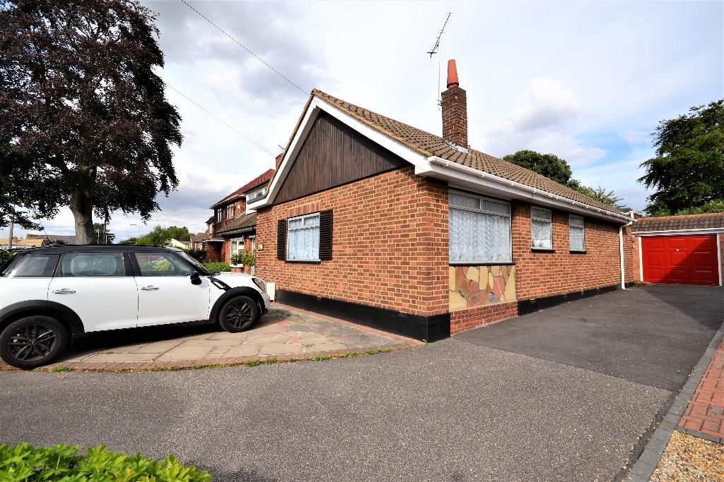 3 bed Detached bungalow for rent in Great Warley. From Barringtons Property - Ingatestone