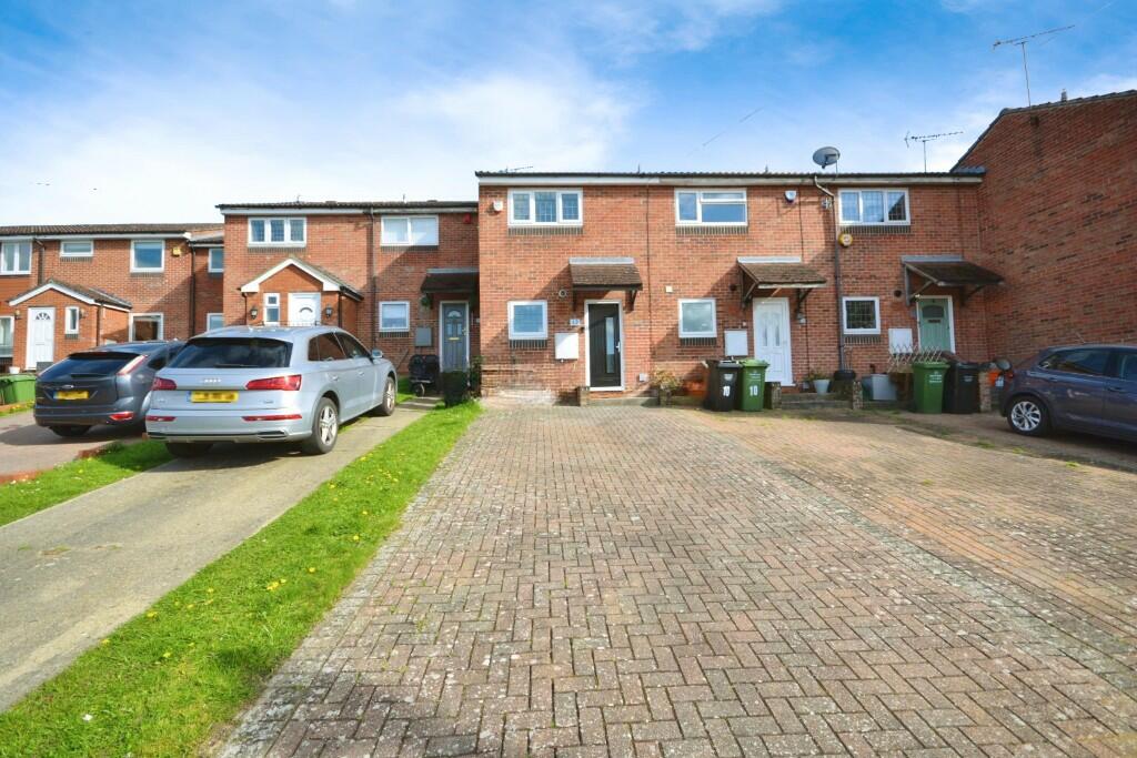 2 bed Mid Terraced House for rent in Billericay. From Barringtons Property - Ingatestone