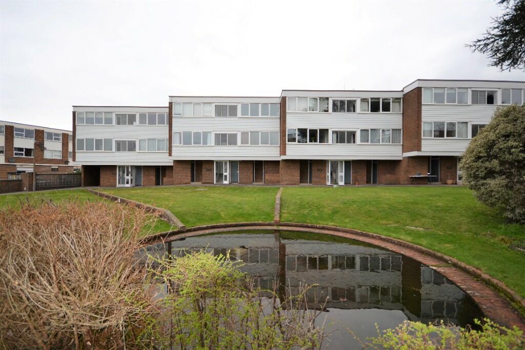 2 bed Apartment for rent in Ingatestone. From Barringtons Property - Ingatestone