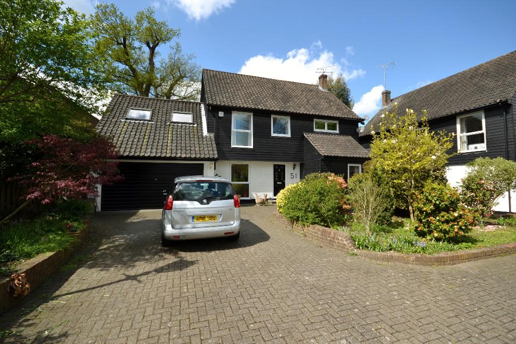 5 bed Detached for rent in Havering's Grove. From Barringtons Property - Ingatestone 5 bed Detached for rent in Havering's Grove. From Barringtons Property - Ingatestone